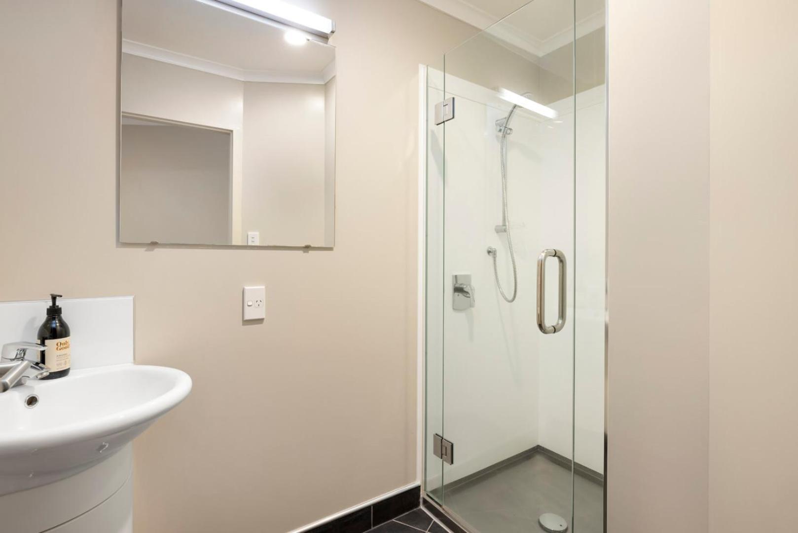 Pacific Escape - Downtown, Beach & Sea Views Mount Maunganui Exterior photo