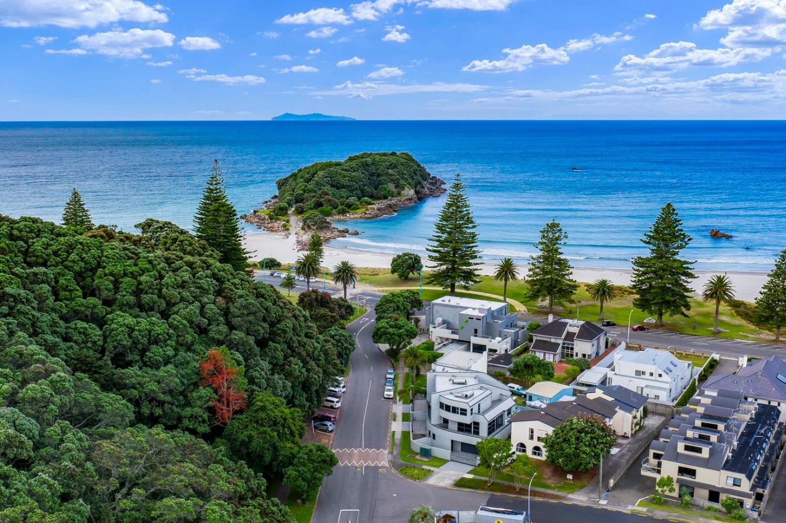 Pacific Escape - Downtown, Beach & Sea Views Mount Maunganui Exterior photo